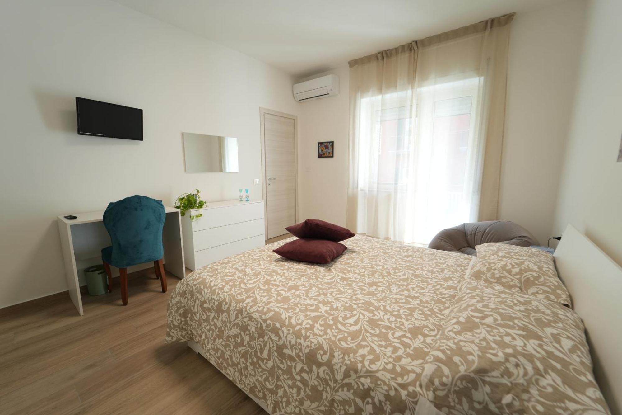 Panorama Vesuvius Affittacamere Guesthouse With Lift Near To Subway In Napoli Center Екстериор снимка