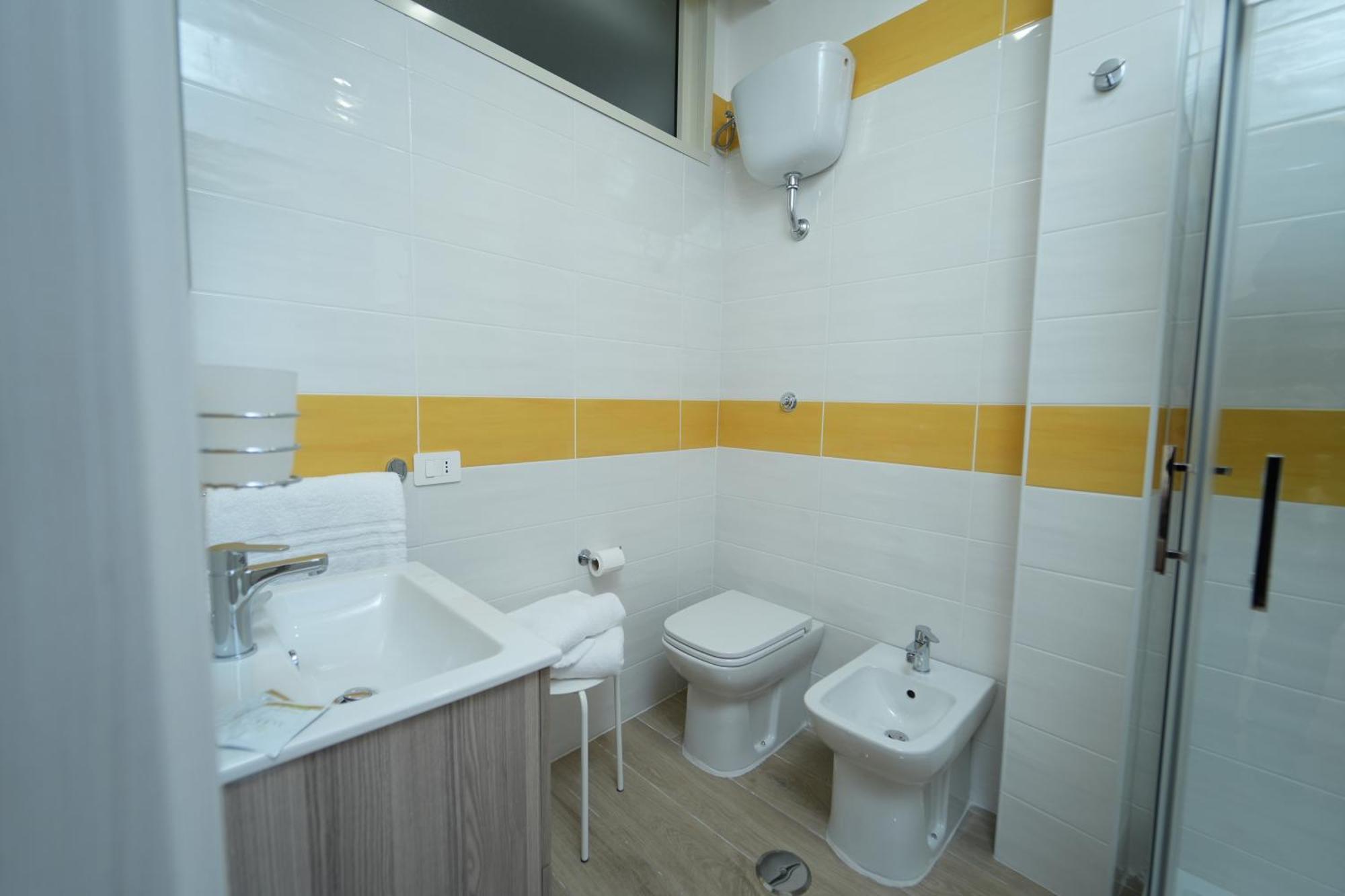 Panorama Vesuvius Affittacamere Guesthouse With Lift Near To Subway In Napoli Center Екстериор снимка