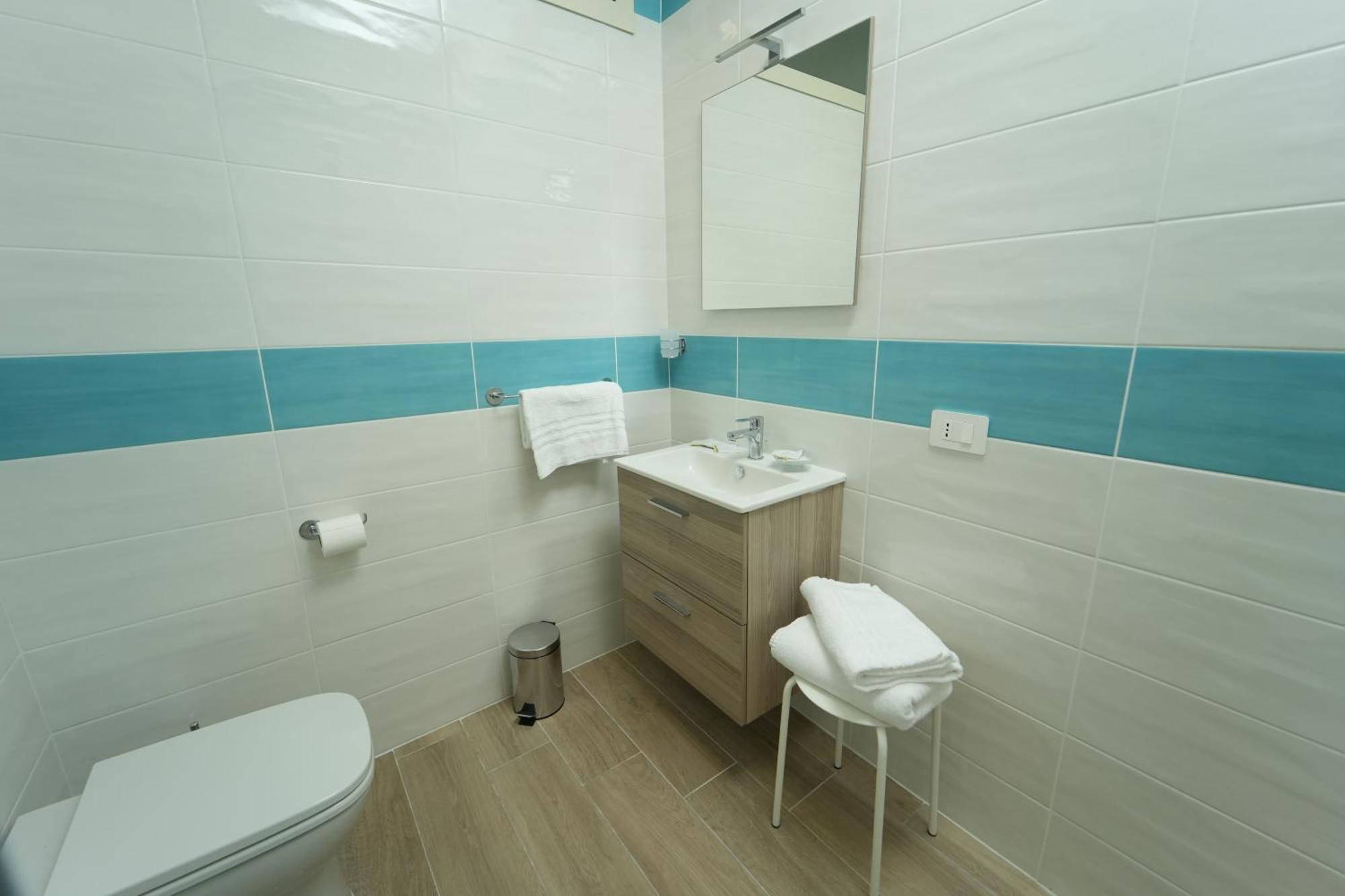 Panorama Vesuvius Affittacamere Guesthouse With Lift Near To Subway In Napoli Center Екстериор снимка