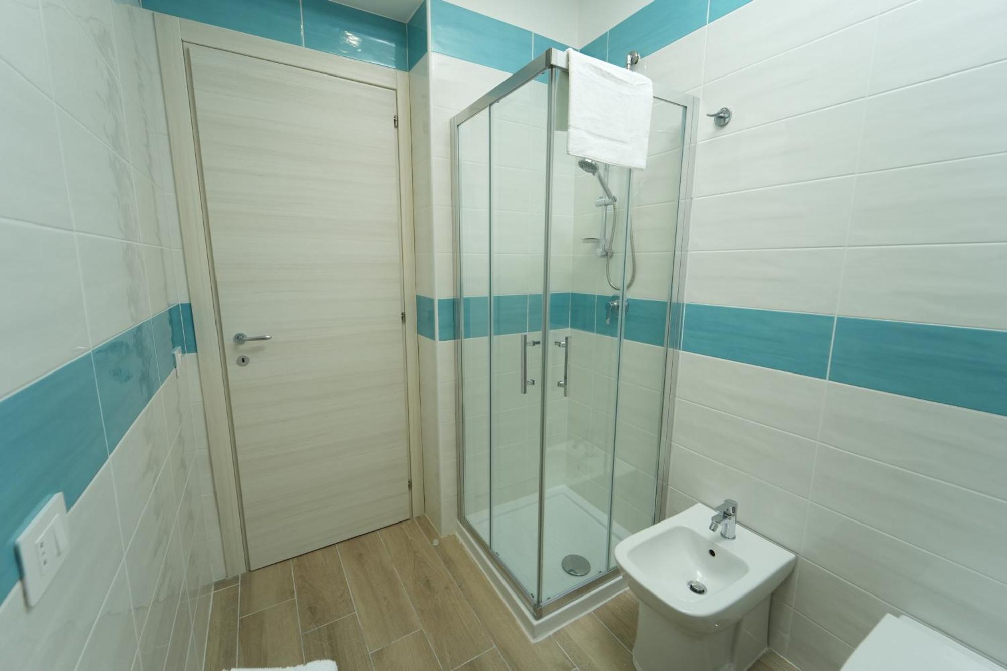 Panorama Vesuvius Affittacamere Guesthouse With Lift Near To Subway In Napoli Center Екстериор снимка